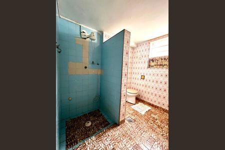 Casa à venda com 295m², 4 quartos e 3 vagas Casa à venda com 295m², 4 quartos e 3 vagasBanheiro 2