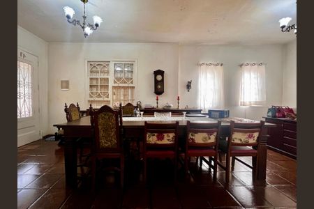 Casa à venda com 295m², 4 quartos e 3 vagas Casa à venda com 295m², 4 quartos e 3 vagasSala de Jantar