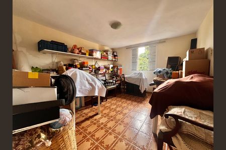 Casa à venda com 295m², 4 quartos e 3 vagas Casa à venda com 295m², 4 quartos e 3 vagasQuarto 4