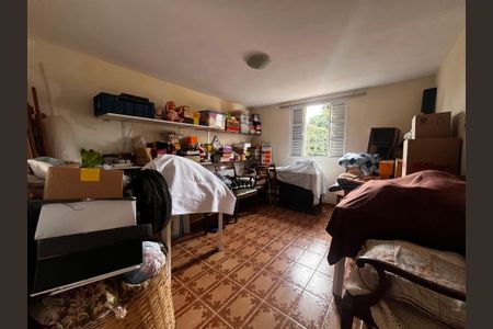 Casa à venda com 295m², 4 quartos e 3 vagas Casa à venda com 295m², 4 quartos e 3 vagasQuarto 4