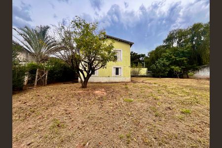 Casa à venda com 295m², 4 quartos e 3 vagas Casa à venda com 295m², 4 quartos e 3 vagasQuintal