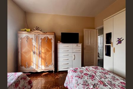 Casa à venda com 295m², 4 quartos e 3 vagas Casa à venda com 295m², 4 quartos e 3 vagasQuarto 1