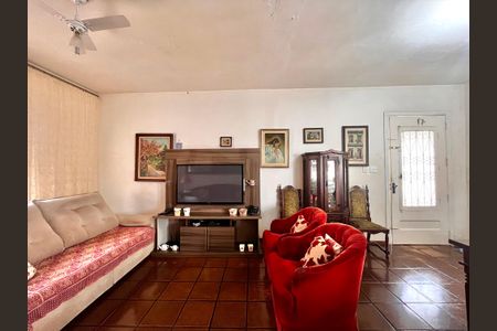 Casa à venda com 295m², 4 quartos e 3 vagas Casa à venda com 295m², 4 quartos e 3 vagasSala