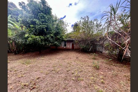 Casa à venda com 295m², 4 quartos e 3 vagas Casa à venda com 295m², 4 quartos e 3 vagasQuintal