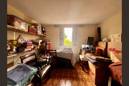 Casa à venda com 295m², 4 quartos e 3 vagas Casa à venda com 295m², 4 quartos e 3 vagasQuarto 4