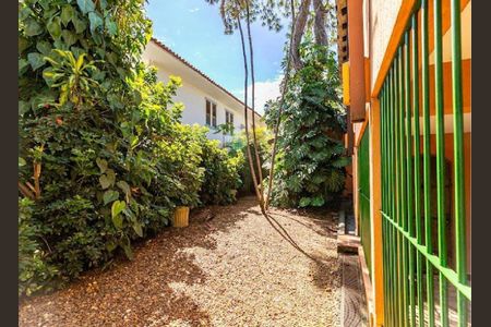 Casa à venda com 250m², 3 quartos e 4 vagas