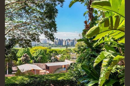 Casa à venda com 250m², 3 quartos e 4 vagas