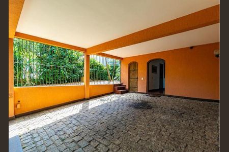 Casa à venda com 250m², 3 quartos e 4 vagas