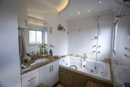 Apartamento à venda com 200m², 4 quartos e 1 vaga Apartamento à venda com 200m², 4 quartos e 1 vagaBanheiro do Quarto 5