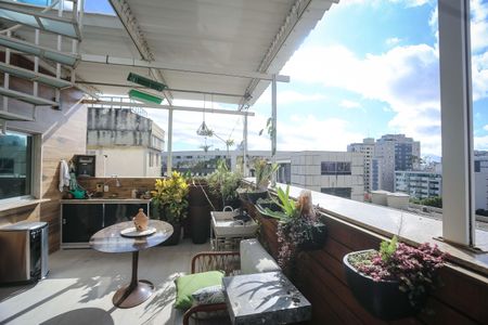 Apartamento à venda com 200m², 4 quartos e 1 vaga Apartamento à venda com 200m², 4 quartos e 1 vagaTerraço