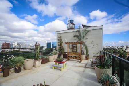 Apartamento à venda com 200m², 4 quartos e 1 vaga Apartamento à venda com 200m², 4 quartos e 1 vagaTerraço