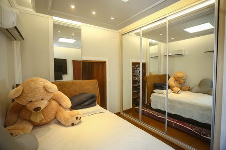 Apartamento à venda com 200m², 4 quartos e 1 vaga Apartamento à venda com 200m², 4 quartos e 1 vagaQuarto 5