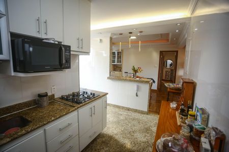 Apartamento à venda com 200m², 4 quartos e 1 vaga Apartamento à venda com 200m², 4 quartos e 1 vagaCozinha