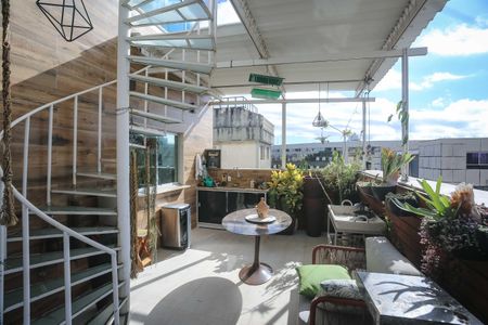 Apartamento à venda com 200m², 4 quartos e 1 vaga Apartamento à venda com 200m², 4 quartos e 1 vagaTerraço