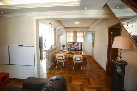 Apartamento à venda com 200m², 4 quartos e 1 vaga Apartamento à venda com 200m², 4 quartos e 1 vagaSala de Jantar