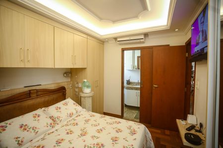 Apartamento à venda com 200m², 4 quartos e 1 vaga Apartamento à venda com 200m², 4 quartos e 1 vagaQuarto 3