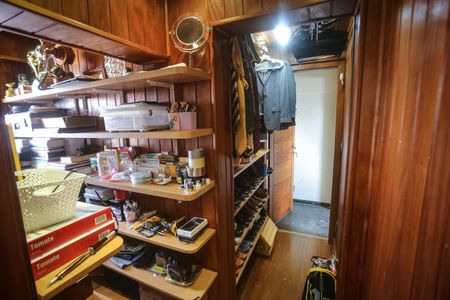 Apartamento à venda com 200m², 4 quartos e 1 vaga Apartamento à venda com 200m², 4 quartos e 1 vagaCloset do quarto 5