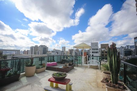 Apartamento à venda com 200m², 4 quartos e 1 vaga Apartamento à venda com 200m², 4 quartos e 1 vagaTerraço