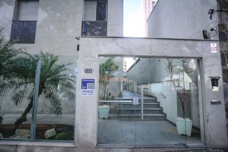 Apartamento à venda com 200m², 4 quartos e 1 vaga Apartamento à venda com 200m², 4 quartos e 1 vagaFachada