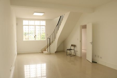 Sala de casa à venda com 5 quartos, 240m² em Perdizes, São Paulo