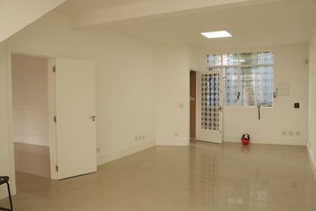 Casa à venda com 240m², 5 quartos e 2 vagasSala