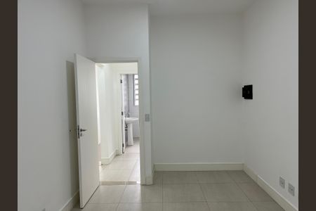 Casa à venda com 240m², 5 quartos e 2 vagas Casa à venda com 240m², 5 quartos e 2 vagasQuarto 3