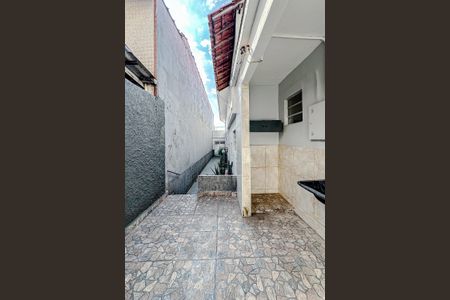 Casa para alugar com 36m², 1 quarto e 1 vagaÁrea de Serviço