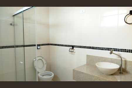 Casa para alugar com 300m², 3 quartos e 6 vagasBanheiro da suite 2