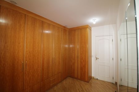 Apartamento à venda com 210m², 4 quartos e 3 vagasSuíte 1