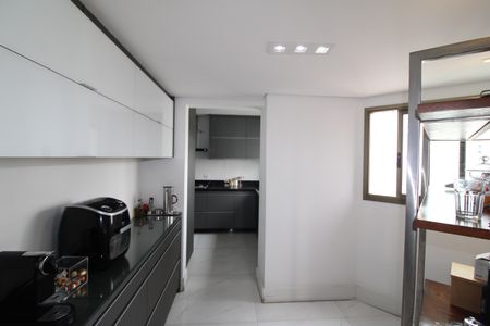 Apartamento à venda com 210m², 4 quartos e 3 vagasCozinha