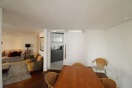 Apartamento à venda com 210m², 4 quartos e 3 vagasSala de Jantar