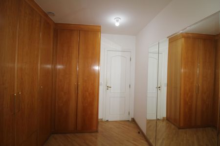 Apartamento à venda com 210m², 4 quartos e 3 vagasSuíte 1