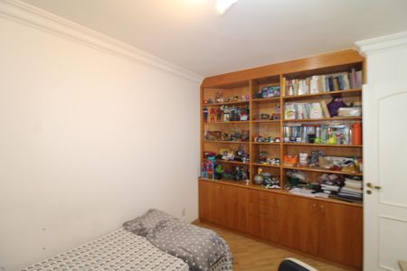 Apartamento à venda com 210m², 4 quartos e 3 vagasQuarto 2