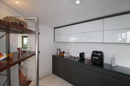 Apartamento à venda com 210m², 4 quartos e 3 vagasCozinha