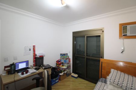 Apartamento à venda com 210m², 4 quartos e 3 vagasQuarto 2