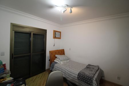 Apartamento à venda com 210m², 4 quartos e 3 vagasQuarto 2