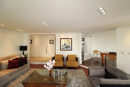 Apartamento à venda com 210m², 4 quartos e 3 vagasSala