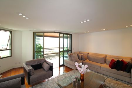 Apartamento à venda com 210m², 4 quartos e 3 vagasSala