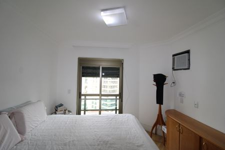 Apartamento à venda com 210m², 4 quartos e 3 vagasSuíte 1