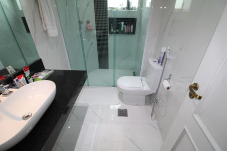 Apartamento à venda com 210m², 4 quartos e 3 vagasBanheiro Social