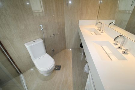 Apartamento à venda com 210m², 4 quartos e 3 vagasBanheiro da Suíte 1