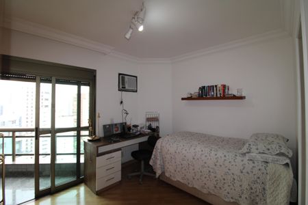 Apartamento à venda com 210m², 4 quartos e 3 vagas Suíte 2