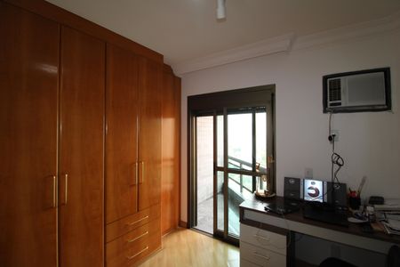 Apartamento à venda com 210m², 4 quartos e 3 vagas Suíte 2