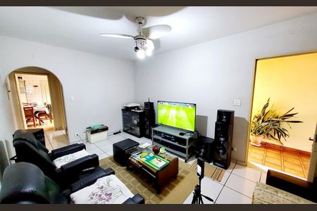 Casa à venda com 500m², 2 quartos e 2 vagasSala