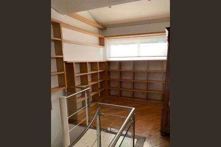 Casa à venda com 300m², 5 quartos e 2 vagas Casa à venda com 300m², 5 quartos e 2 vagasFoto 01