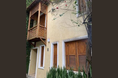 Casa à venda com 300m², 5 quartos e 2 vagas Casa à venda com 300m², 5 quartos e 2 vagasFoto 01