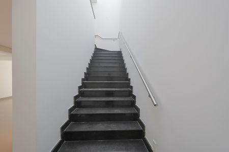 Casa para alugar com 208m², 3 quartos e 2 vagasEscada