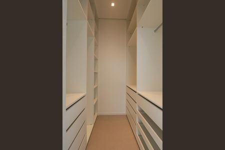 Casa para alugar com 208m², 3 quartos e 2 vagasCloset Suíte 2