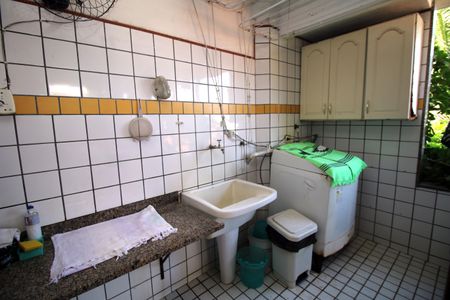 Casa à venda com 357m², 3 quartos e 1 vagaÁrea de Serviço