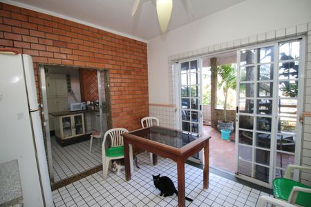 Casa à venda com 357m², 3 quartos e 1 vagaCozinha e Copa